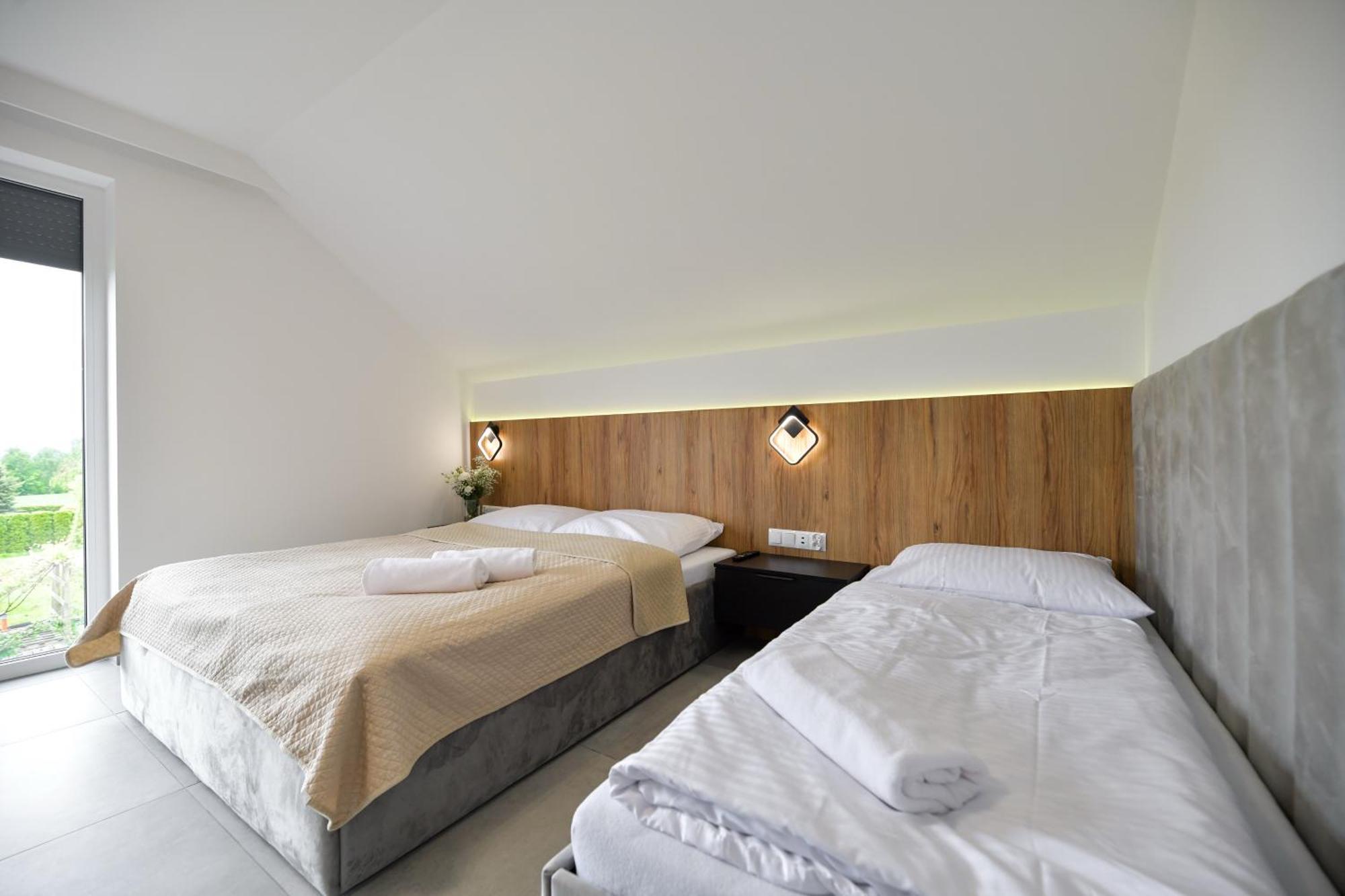 Sloneczne Wzgorze Zator Apartment Exterior photo